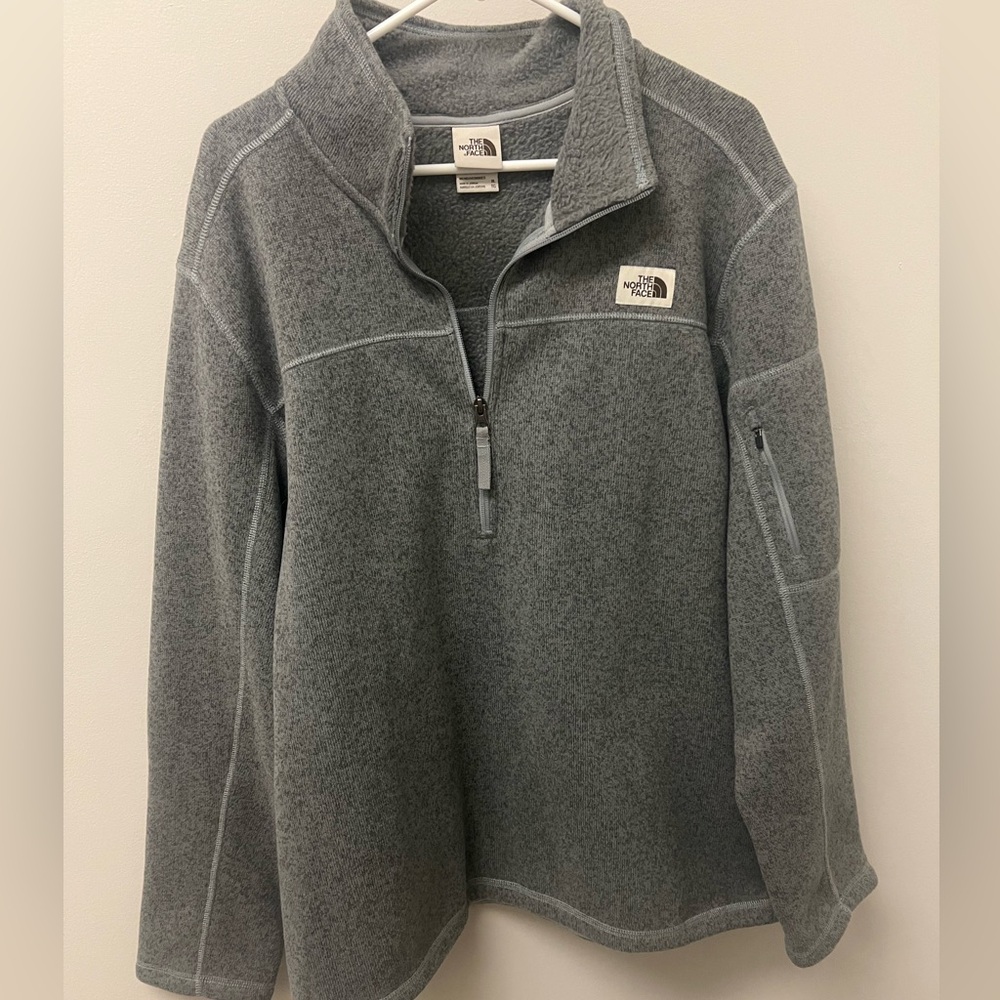 S O L D! Men’s The North Face Half Zip Pullover
